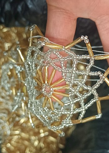 Altın Rengi Parlak Tırnak Süslemeleri - Görsel 3