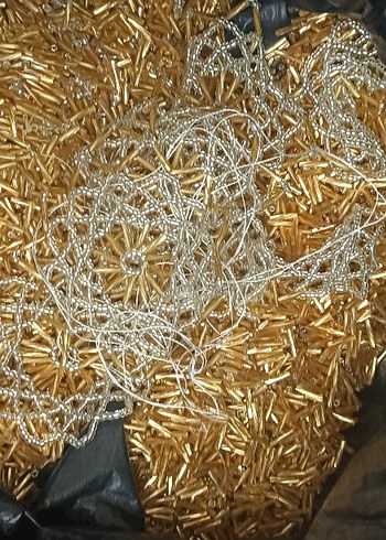 Altın Rengi Parlak Tırnak Süslemeleri - Görsel 4