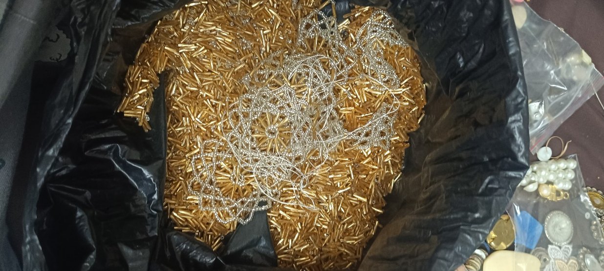 Altın Rengi Parlak Tırnak Süslemeleri - Görsel 4