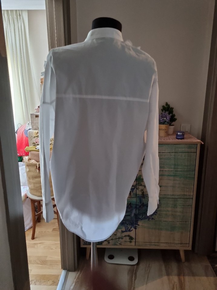 Fırfırlı Beyaz Pamuklu Kadın GömlekTWIST MARKA - Görsel 4