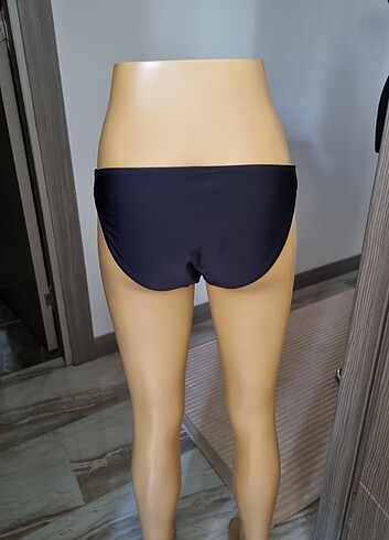 40 Beden siyah Renk BIKINI ALTI /40 BEDEN 