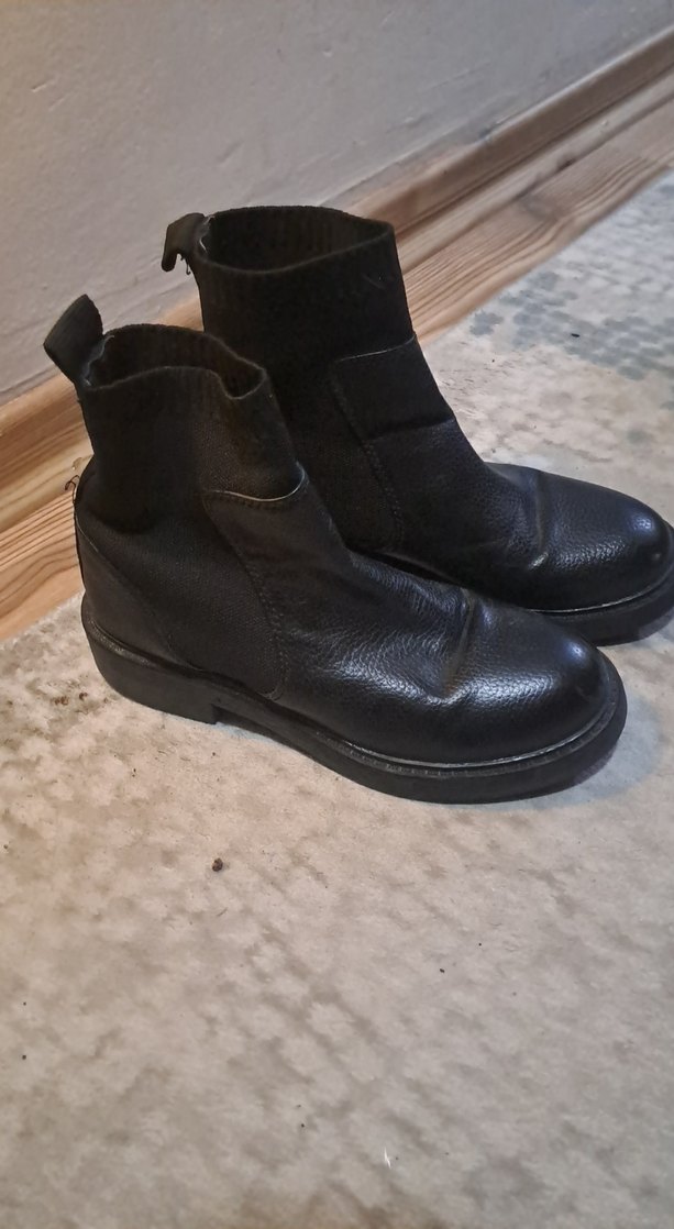 Siyah Deri Kadın Botları - Görsel 4