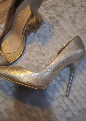 Altın Rengi Yılan Desenli Stiletto Topuklu Kadın Ayakkabı - Görsel 3