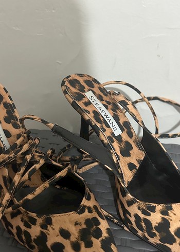36 Beden Leopar Desenli Süet Stiletto Bilekten Bağlamalı Topuklu Ayakkabı