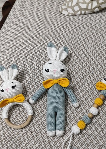 Fisher Price Gri Tavşan Diş Kaşıyıcı ve Çıngırak Seti