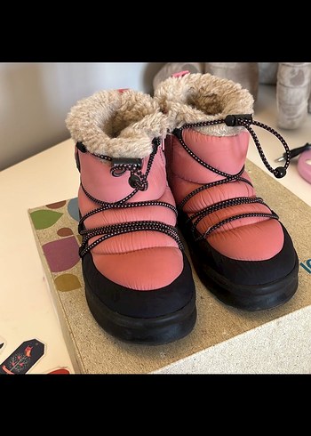 Kız Çocuk Pembe Kürklü Lastikli Bot - Görsel 2