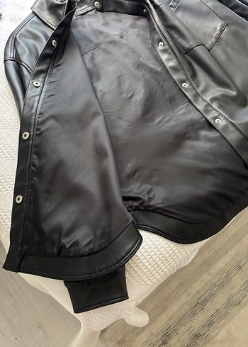 Pull and Bear Düğmeli Siyah Deri Kadın Ceket
