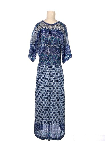 m Beden PreLoved Kısa Elbise %70 İndirimli.