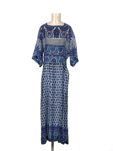 PreLoved Kısa Elbise %70 İndirimli.