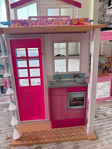  Barbie evi