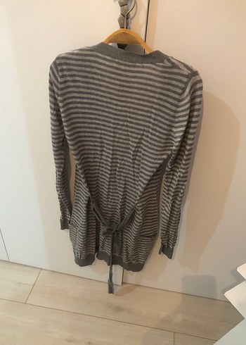 Gri Çizgili Uzun Kollu Düğmeli Kadın Hırka - Görsel 2