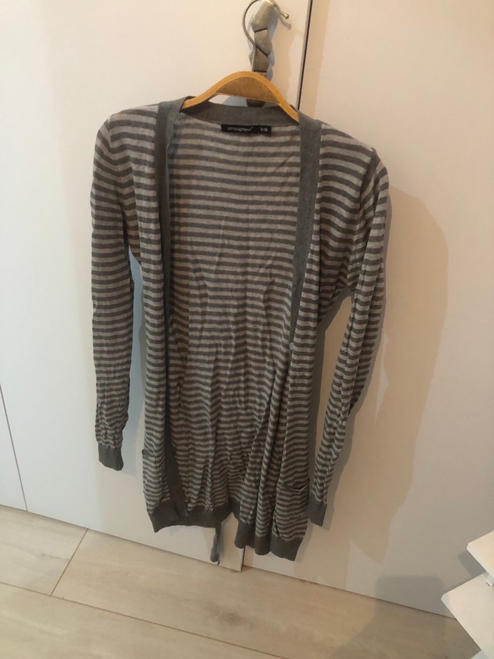 Gri Çizgili Uzun Kollu Düğmeli Kadın Hırka - Görsel 3