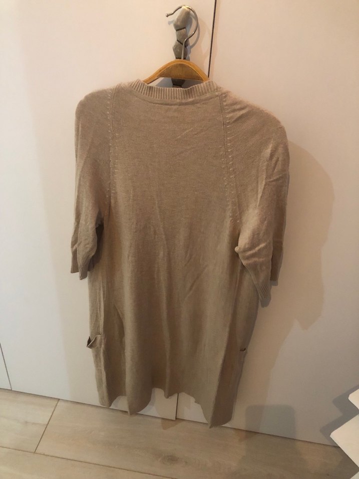 Bej Düğmeli uzun hırka - Görsel 2