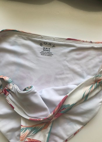 m Beden Yeşil Üst ve Çiçek Desenli Bikini Altı