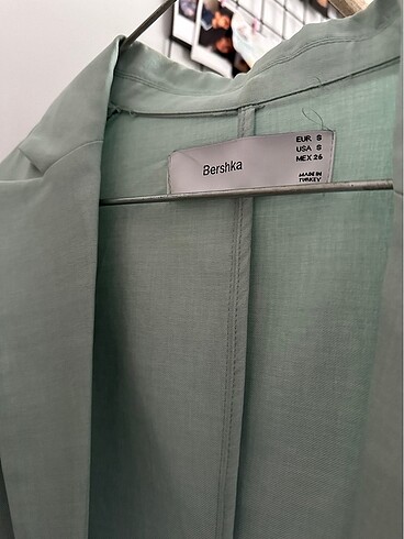BERSHKA CEKET