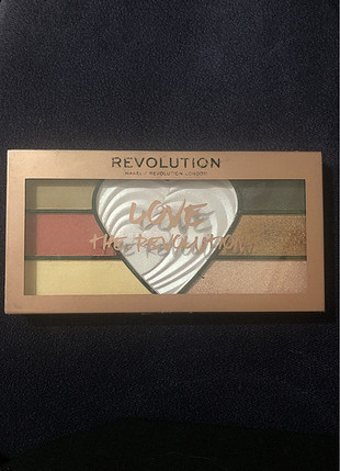 Revolution Far Paleti