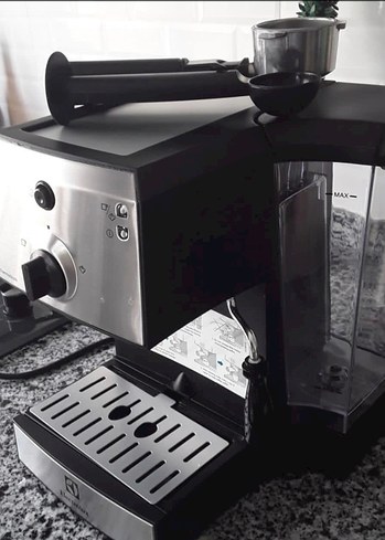 electrolux kahve makinesi yarı otomatik kutusunda