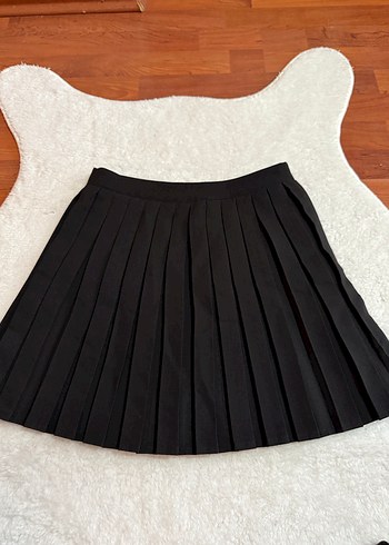 Trendyol & Milla Siyah Pilili Mini Etek