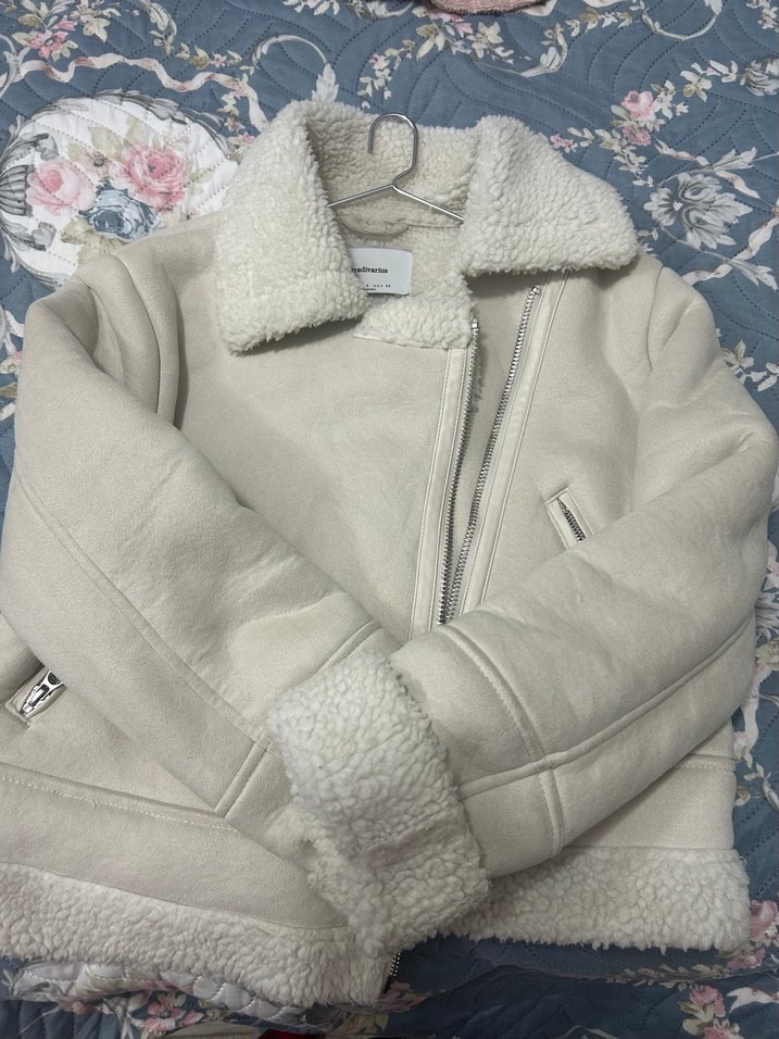 Stradivarius Kürklü Beyaz Kadın Ceket - Görsel 3