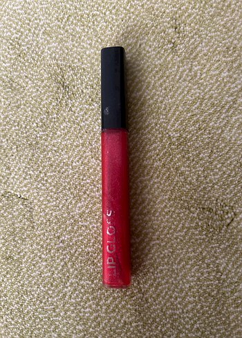 Avon besleyici Kırmızı dudak parlatıcısı