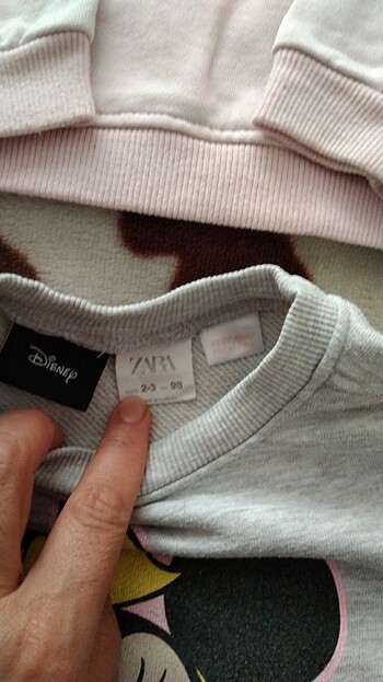 4 Yaş Beden gri Renk 2 adet kız çocuk sweatshirt 
