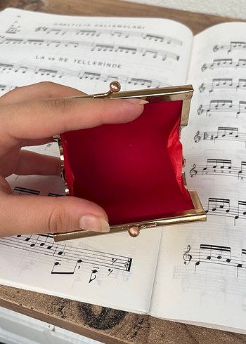 Altın Renkli Kadın Cüzdanı - Görsel 4