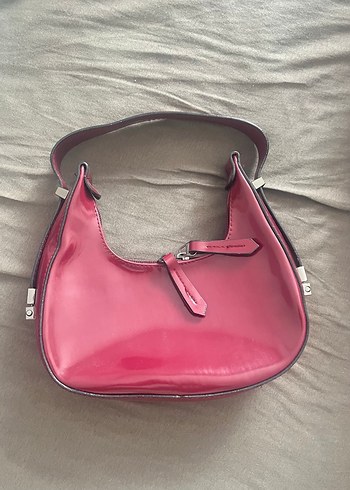 Bordo Parlak Deri Tokalı Kadın Çantası - Görsel 2