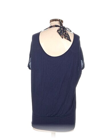 m Beden Kiabi T-shirt %70 İndirimli.