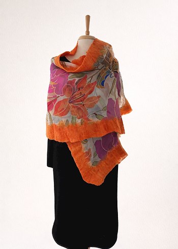 Çiçek Desenli Turuncu Kadın İpek Şal - Görsel 2
