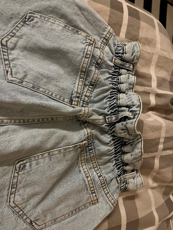 Gri Salaş Mini Denim Şort - Görsel 4