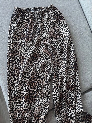 Diğer leopar desenli pantolon