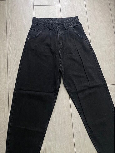 Slouchy jean