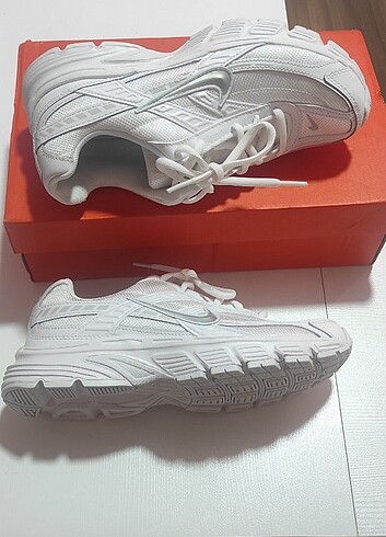 40 Beden beyaz Renk Nike Wmns initiator Kadın spor ayakkabı