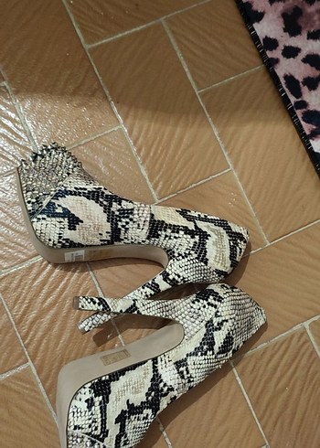 Steve Madden Bej Yılan Desenli Platform Topuklu - Görsel 2