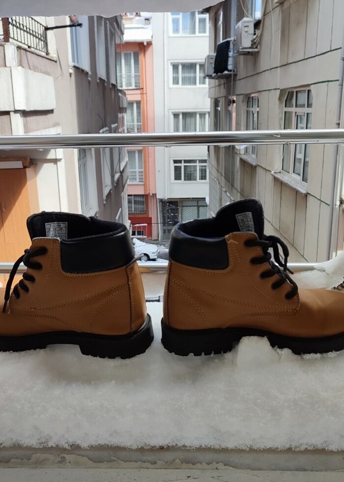 Sarı Bot - Görsel 2