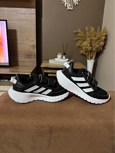 28 Beden Adidas tensaur