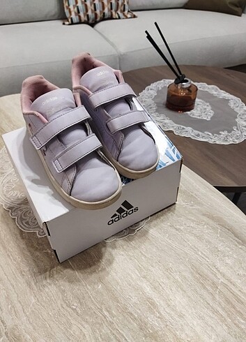 27 Beden beyaz Renk Adidas spor ayakkabı
