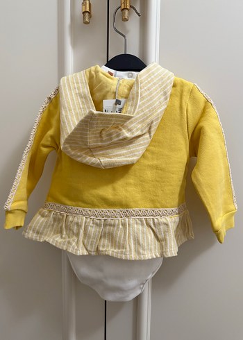 Sarı Nakışlı Fırfırlı Bebek Takımı - Görsel 3