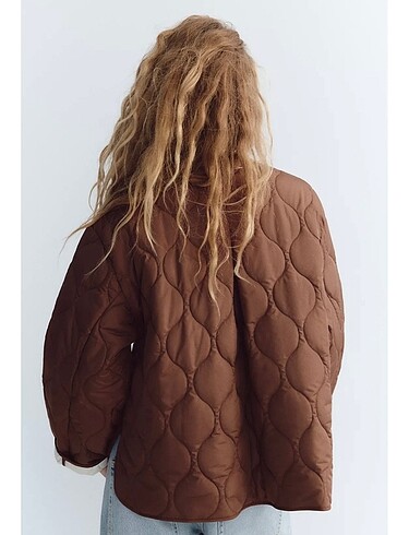 Zara Kapitone mont