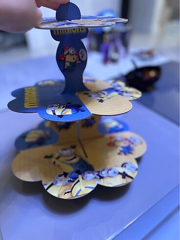 Diğer Minion ve super wings muffin standı