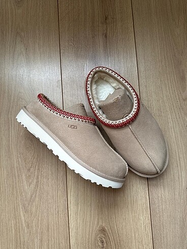 Ugg Sand Tasman Kadın