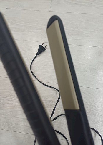 Beden Bej ve gri Remington saç düzleştirici