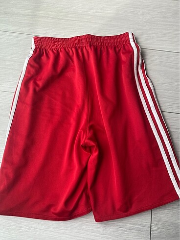 10 Yaş Beden Adidas orjinal ürün