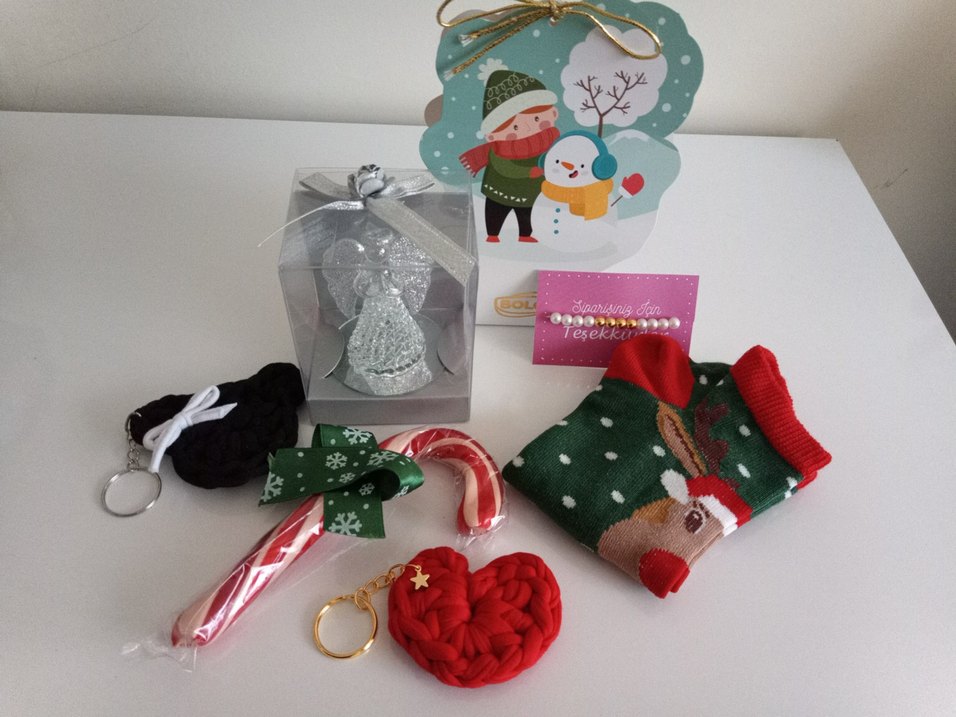 Renkli Yılbaşı Süsleri ve Aksesuarları - Görsel 2