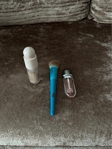 kiko gloss rare highlighter allık fırçası