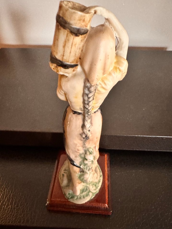 Bej Renkli Kadın Figürlü Biblo - Görsel 2