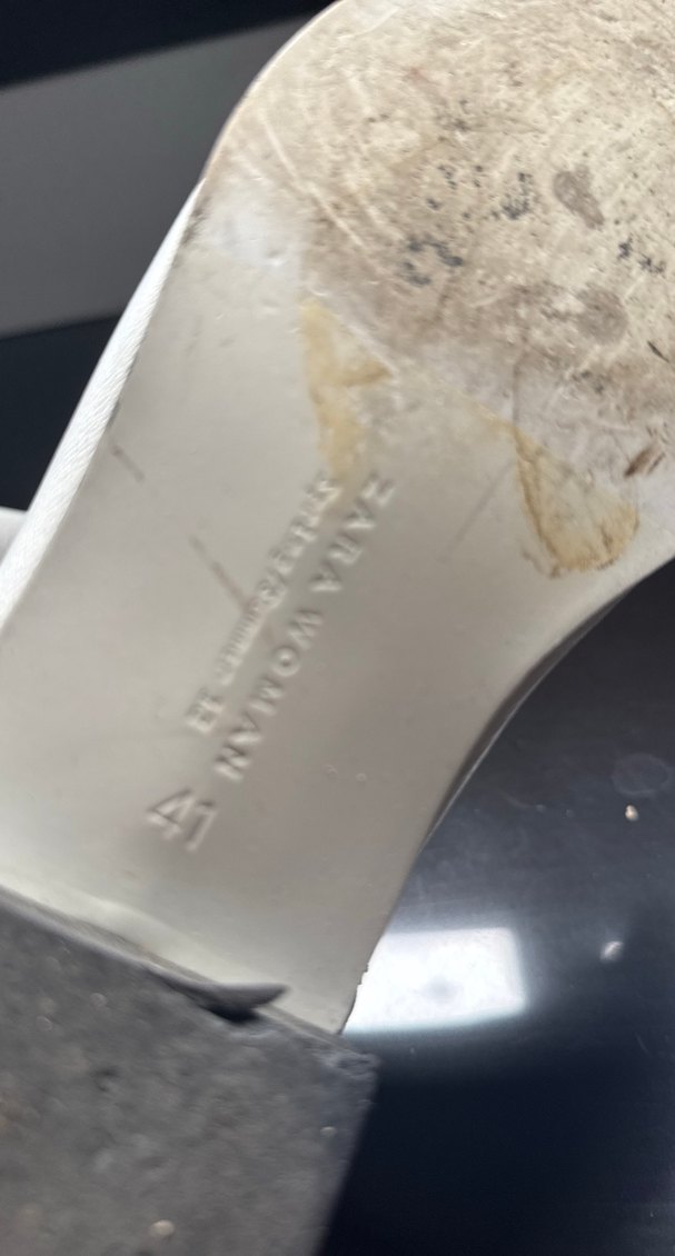 Zara Beyaz orjinal Deri Sivri Burunlu Çivili Bot - Görsel 4