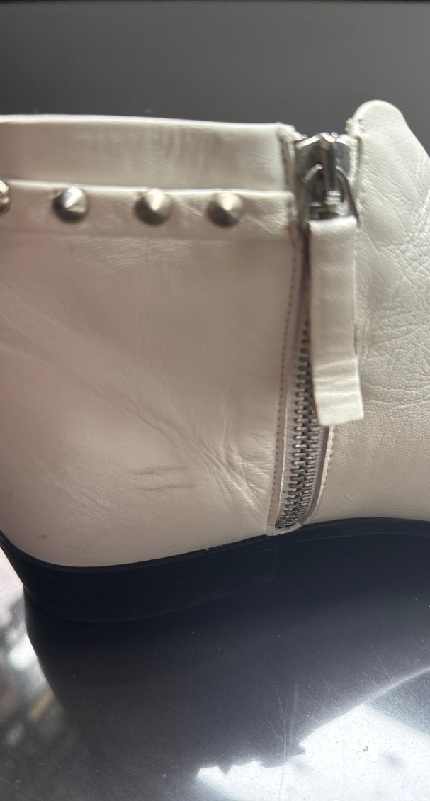 Zara Beyaz orjinal Deri Sivri Burunlu Çivili Bot - Görsel 5