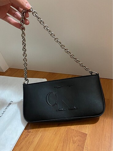 Calvin klein askılı siyah çanta