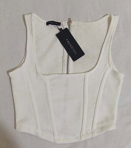 s Beden TRENDYOLMİLLA BEYAZ CROP BÜSTİYER